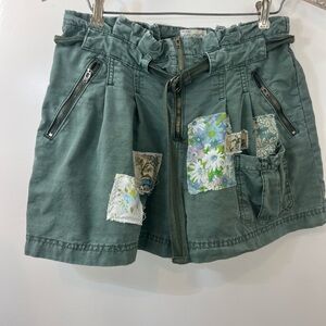 Pilcro Green High Waist Shorts with Floral Patches sz 26